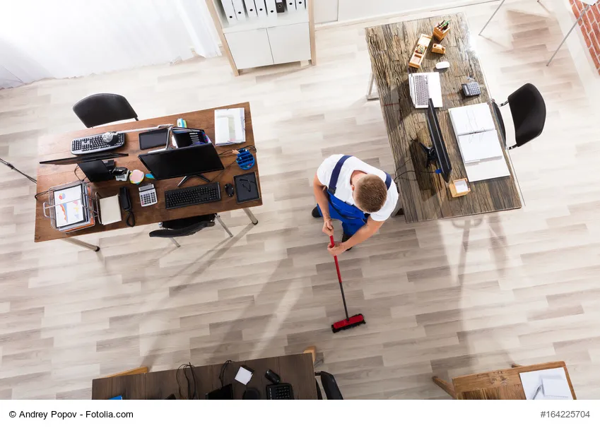 

ménage dans les bureaux

